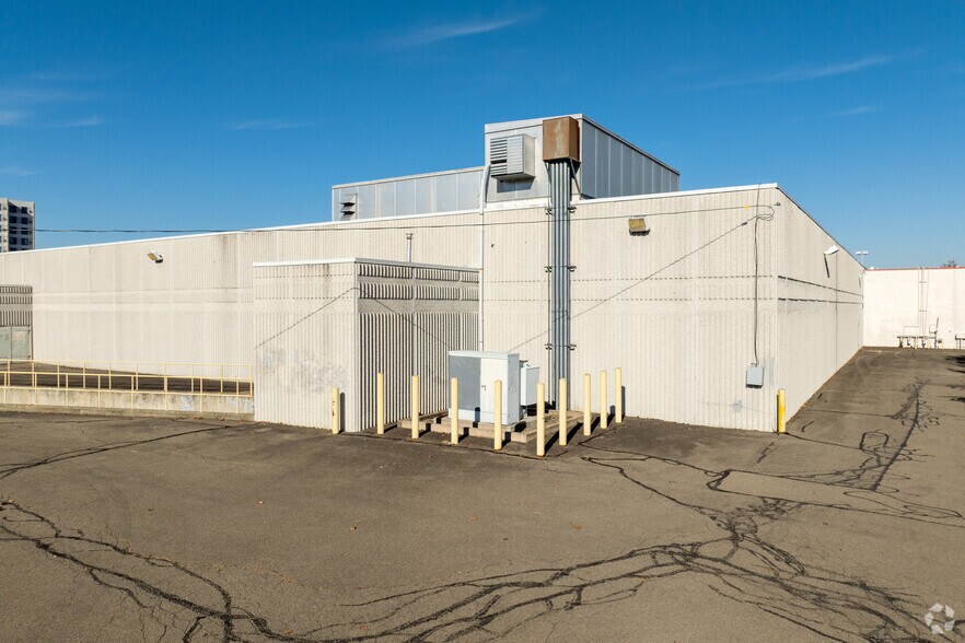 More Photos Of 299 S Main St, Elmira Freestanding For Lease