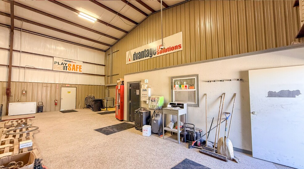 More Photos Of 1409 E County Road 120, Midland Warehouse For Lease