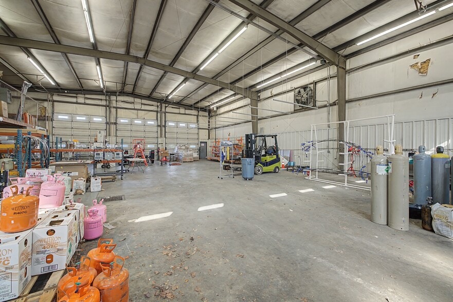 More Photos Of 225 Fiberglass Dr, Mount Juliet Warehouse For Sale