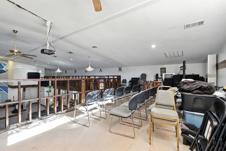 More Photos Of 303 N Pond St, Toccoa Religious Facility For Sale