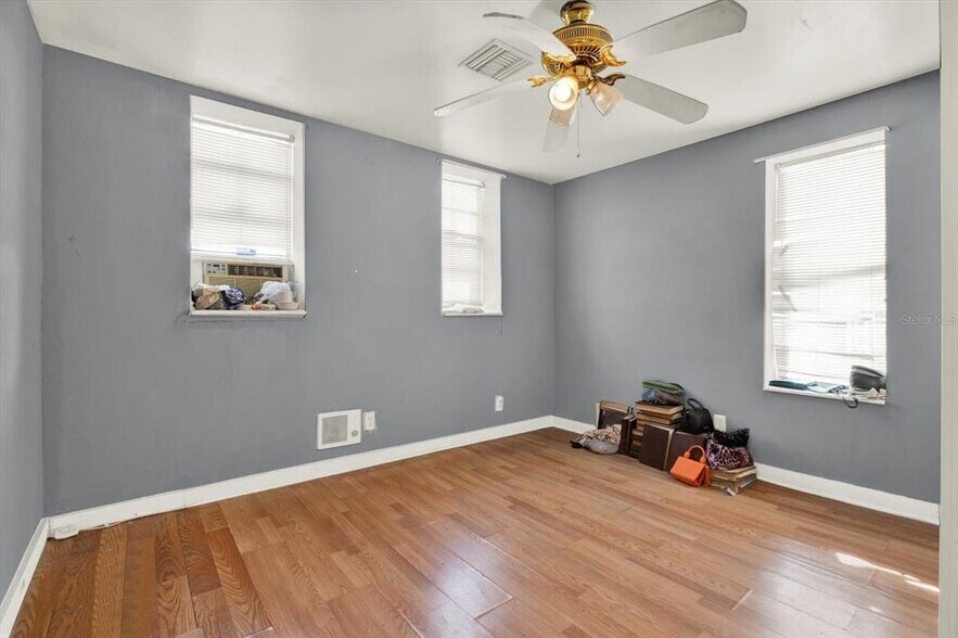 More Photos Of 5210 N Nebraska Ave, Tampa Apartments For Sale