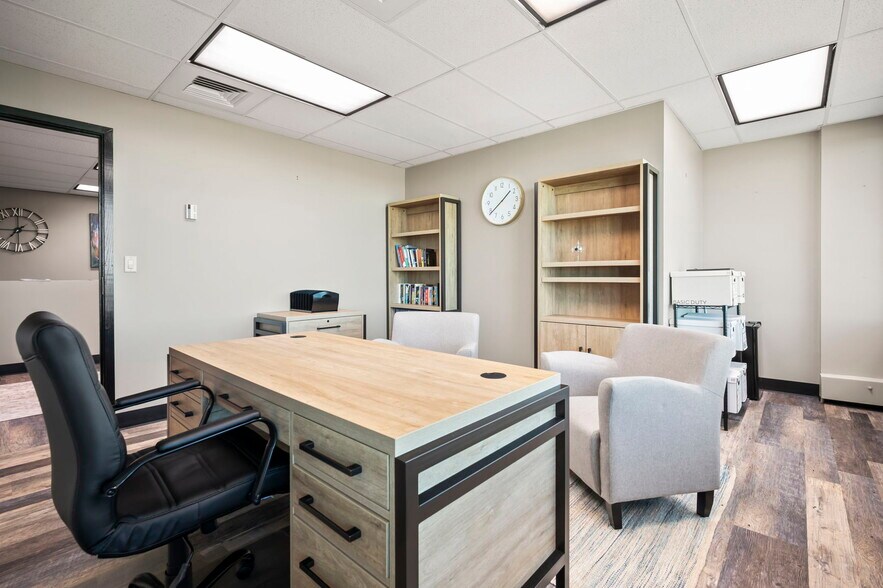 More Photos Of 215 S Wadsworth Blvd, Lakewood Medical For Lease