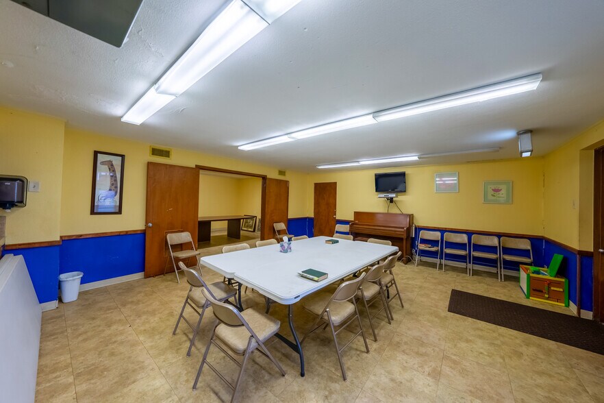 More Photos Of 705 Hammond Ave, San Antonio Parking Lot For Sale