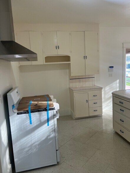 More Photos Of 838 W 19th St, Merced Office For Lease