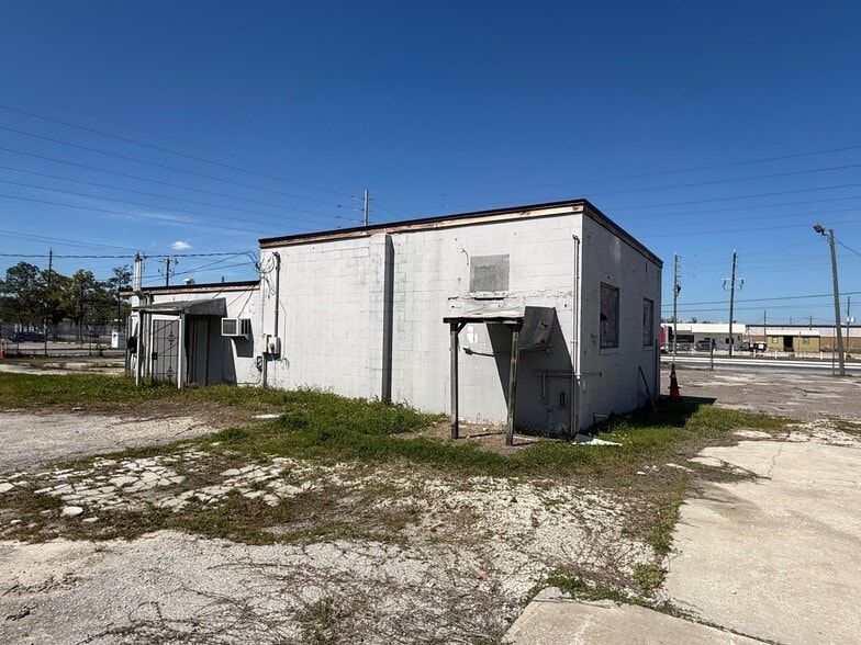 More Photos Of 3960 Silver Star Rd, Orlando Auto Dealership For Sale