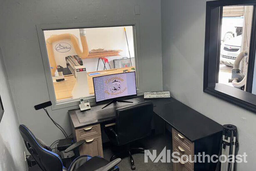 More Photos Of 1726-1738 SW Biltmore St, Port Saint Lucie Light Manufacturing For Lease