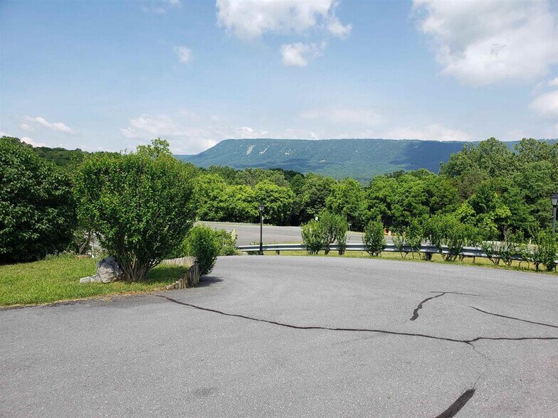 More Photos Of 2487 US Highway 211 W, Luray Storefront For Sale