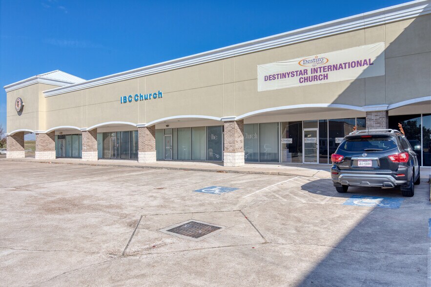 More Photos Of 16305 Westheimer Rd, Houston Unknown For Lease