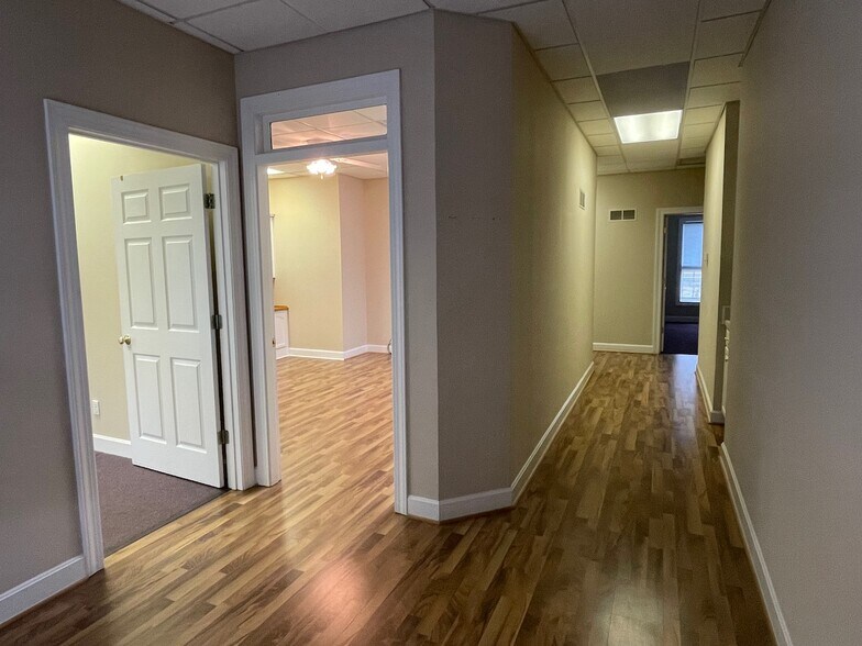 More Photos Of 3801 Springhurst Blvd, Louisville Medical For Lease