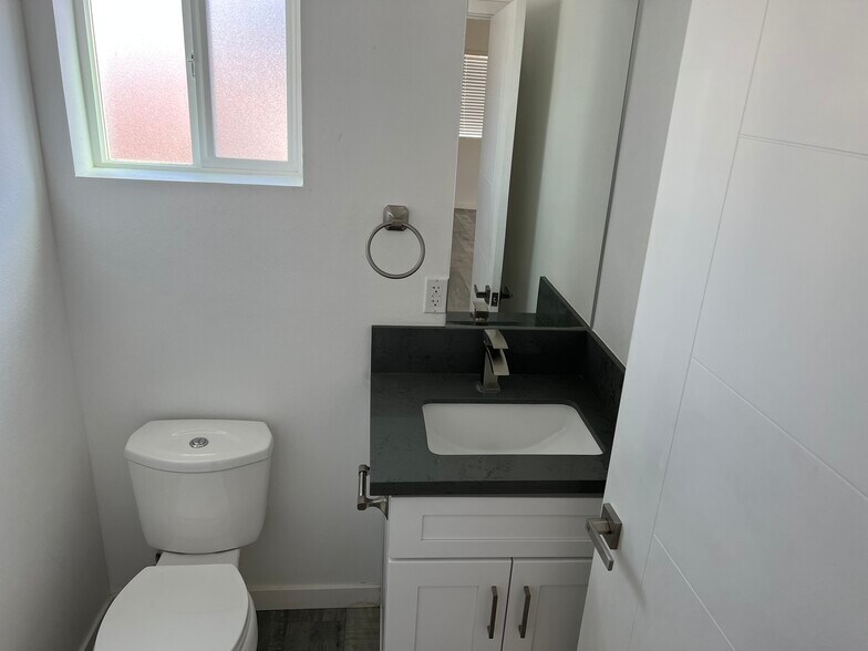 More Photos Of 1243 S Catalina St, Los Angeles Apartments For Sale