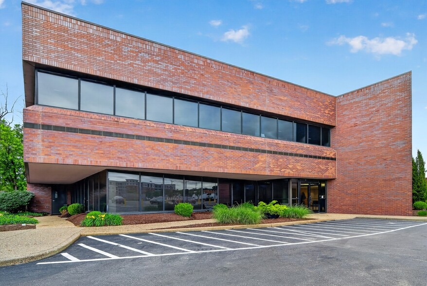 More Photos Of 8888 Ladue Rd, Ladue Medical For Lease