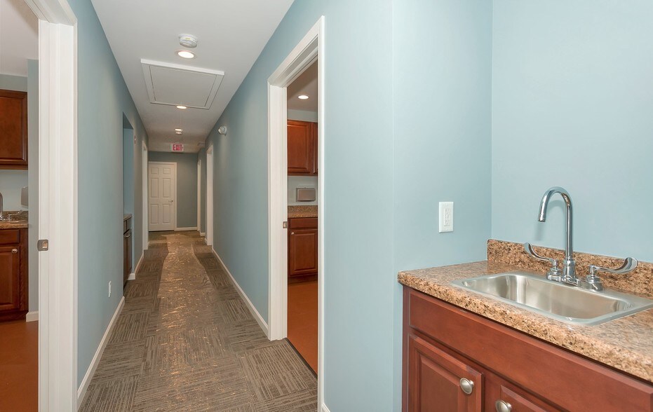 More Photos Of 760 Wellwood Ave, Lindenhurst Office For Sale