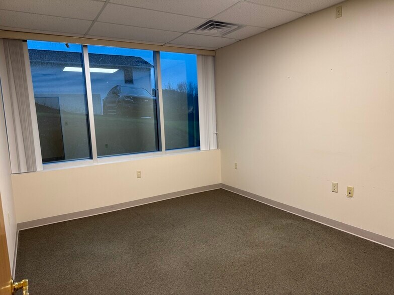 More Photos Of 200 Brush Run Rd, Delmont Office For Lease