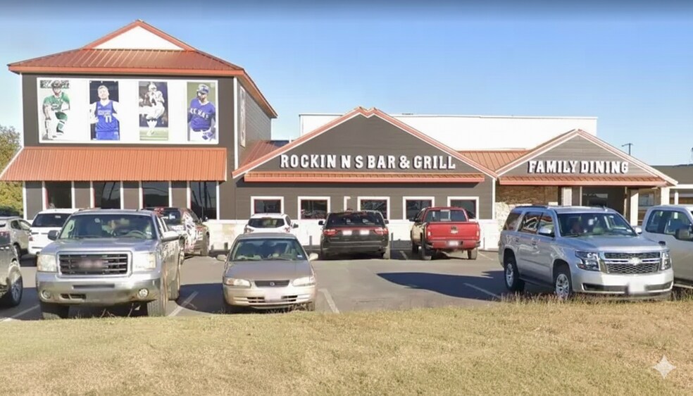 More Photos Of 1401 Texas 16, Graham Restaurant For Sale