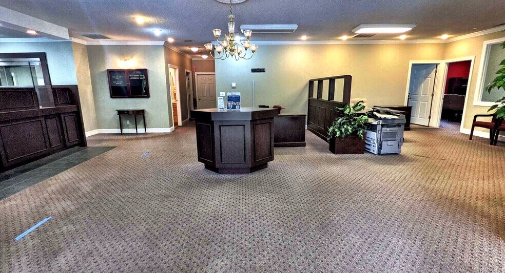 More Photos Of 941 US-25W Hwy, Williamsburg Bank For Sale