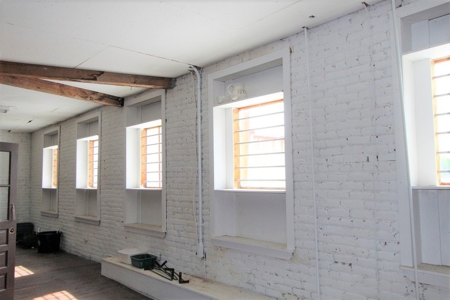 More Photos Of 1850 Church St, Appomattox Bar For Sale