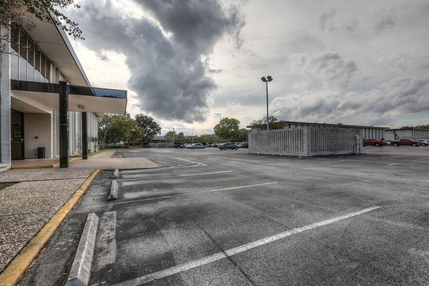 More Photos Of 1115 Gemini St, Houston Loft Creative Space For Lease