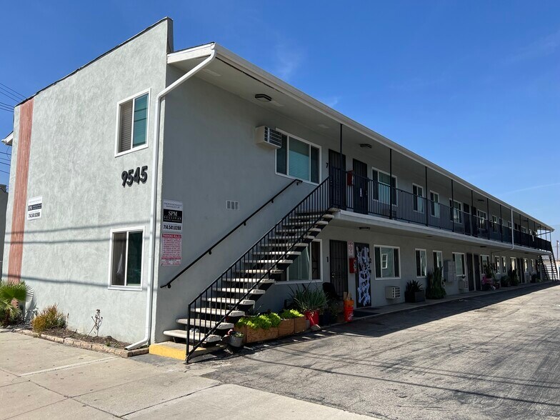Primary Photo Of 9545 Flower St, Bellflower Apartments For Sale