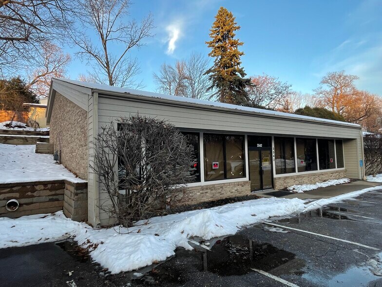 More Photos Of 3542 Shoreline Dr, Wayzata Freestanding For Lease