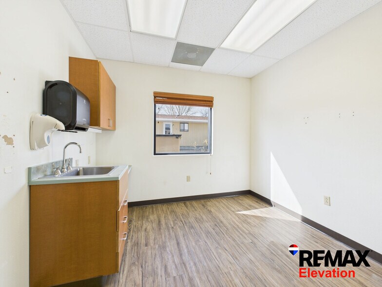 More Photos Of 156 N 6th St, Basin Office For Lease