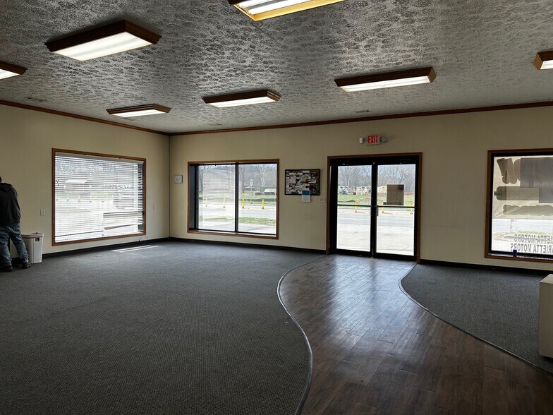 More Photos Of 25935 State Route 7, Marietta Loft Creative Space For Lease