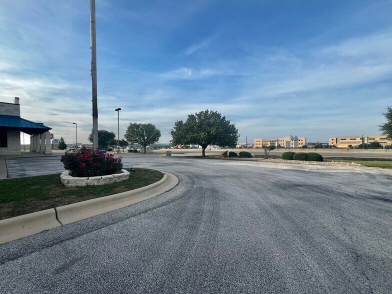 More Photos Of 661 W Central Texas Expy, Harker Heights Office For Lease