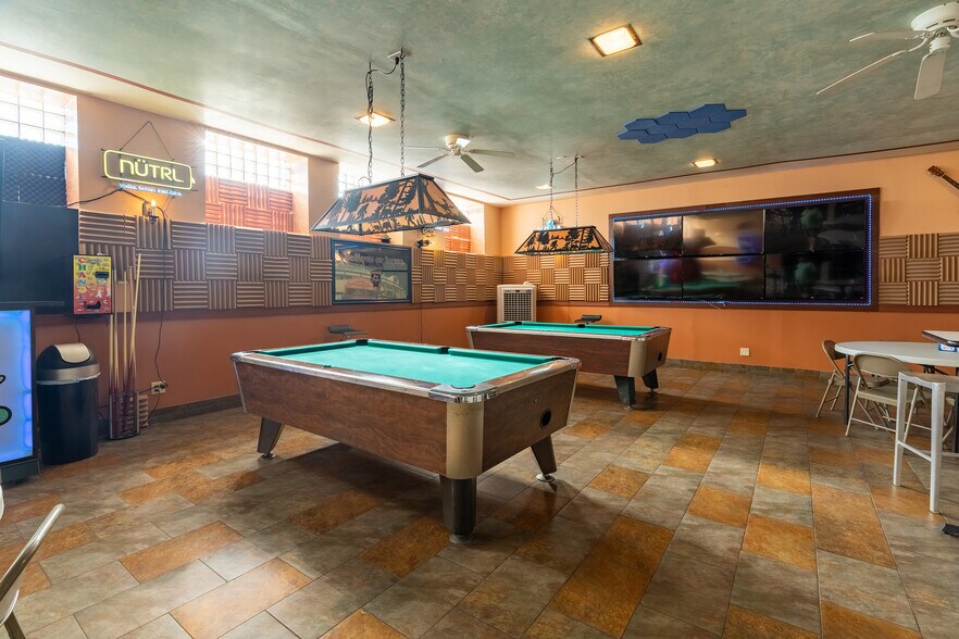 More Photos Of 1329 Walnut St, Murphysboro Office For Sale