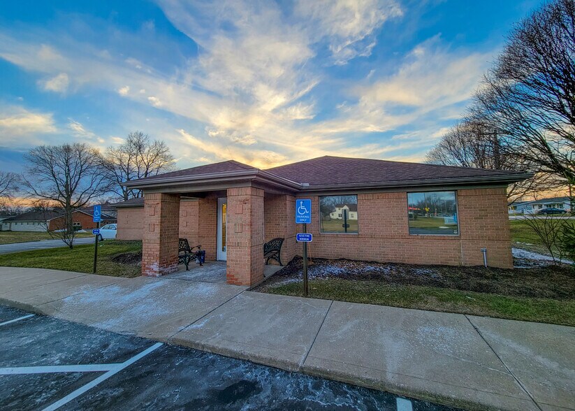 More Photos Of 1659 W 2nd St, Xenia Medical For Lease