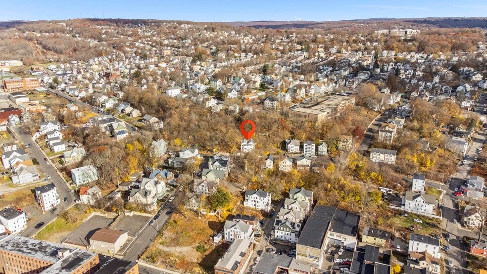 More Photos Of 156 Orange St, Waterbury Apartments For Sale