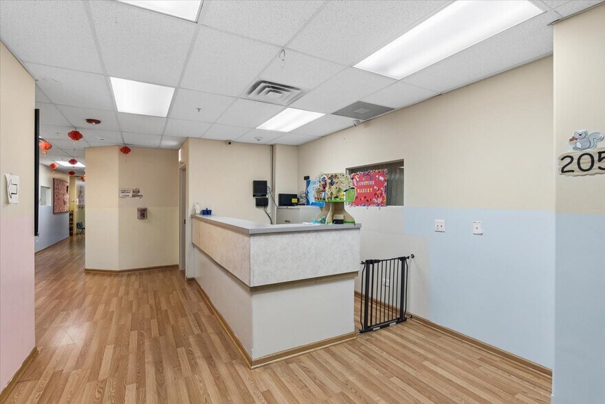 More Photos Of 1455 S Michigan Ave, Chicago Office For Sale