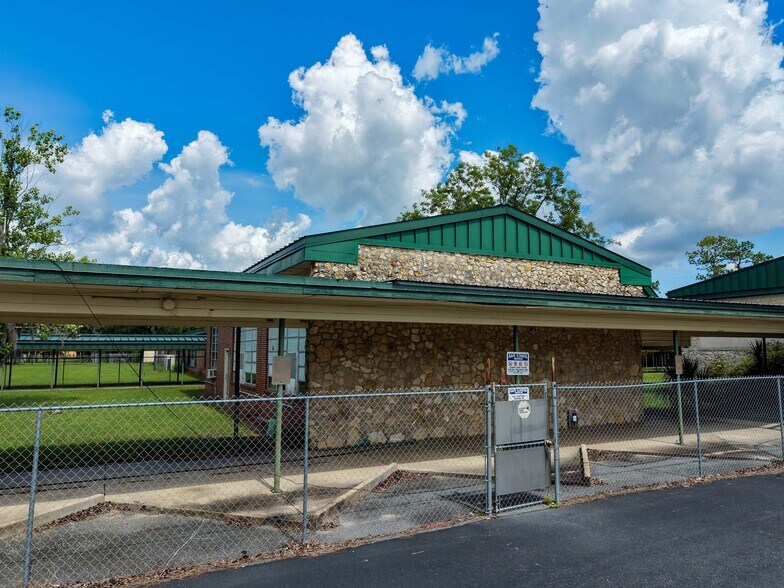 More Photos Of 502 N Center St, Perry Schools For Sale