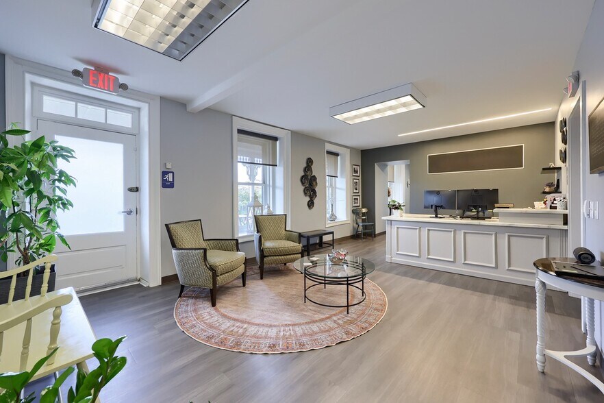 More Photos Of 390 E Main St, Ephrata Office For Sale