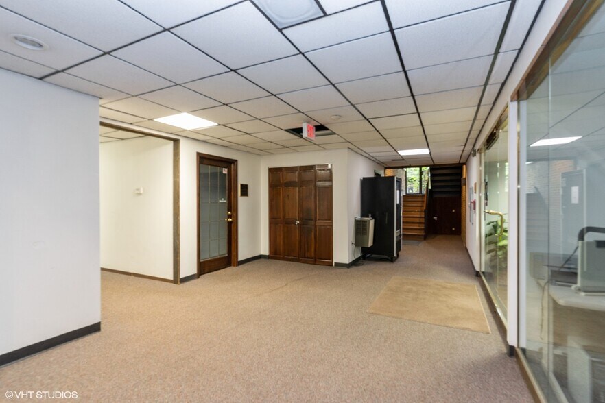 More Photos Of 675 E Irving Park Rd, Roselle Office Residential For Sale