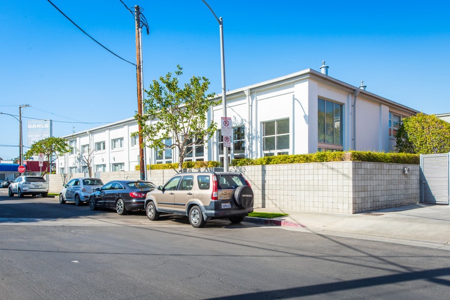 More Photos Of 2100 Abbot Kinney Blvd, Venice Office For Lease