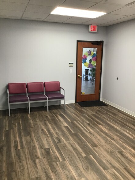 More Photos Of 3 Executive Ct, South Barrington Medical For Lease