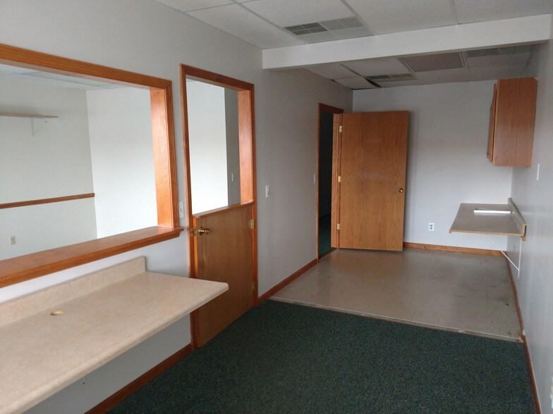 More Photos Of 5836 N Lapeer Rd, North Branch Storefront For Lease