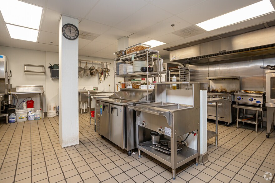 More Photos Of 3000 Royal St, New Orleans Storefront Retail Office For Lease