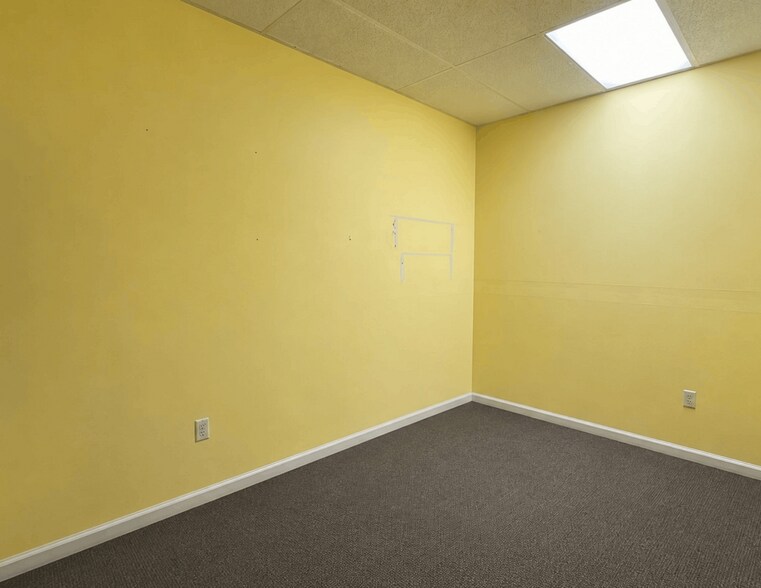 More Photos Of 500 Avenue R SW, Winter Haven Warehouse For Lease