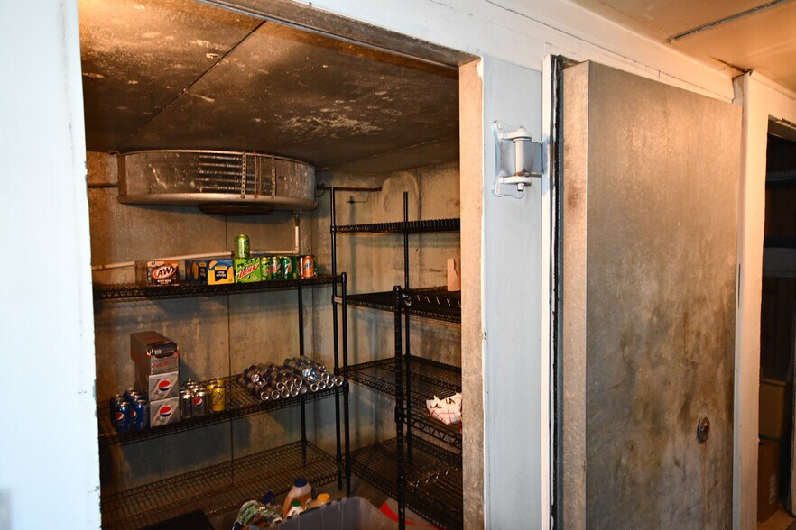 More Photos Of 2620 W 2nd St, The Dalles Restaurant For Sale