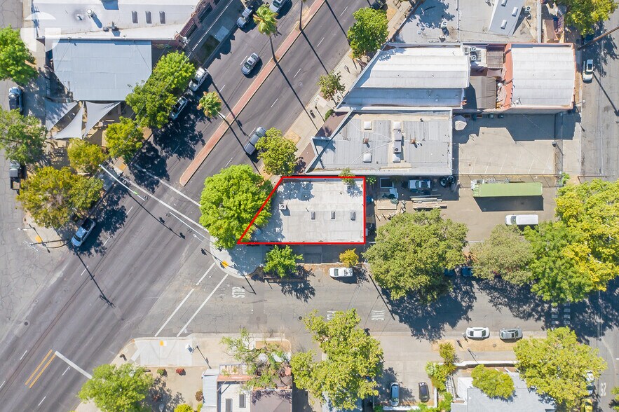 More Photos Of 3527 Broadway, Sacramento Storefront For Sale