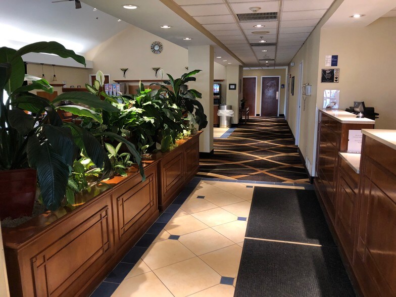 More Photos Of 601 Dingens St, Cheektowaga Hotel For Sale