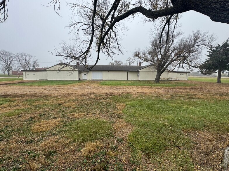 More Photos Of 6810 SE Dwight St, Topeka Industrial For Sale