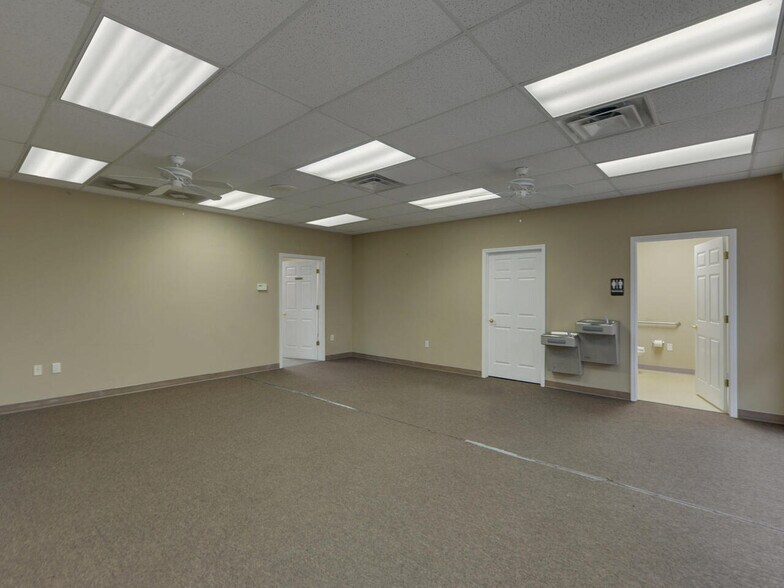 More Photos Of 134 Hurricane Shoals Rd, Lawrenceville Storefront Retail Office For Sale