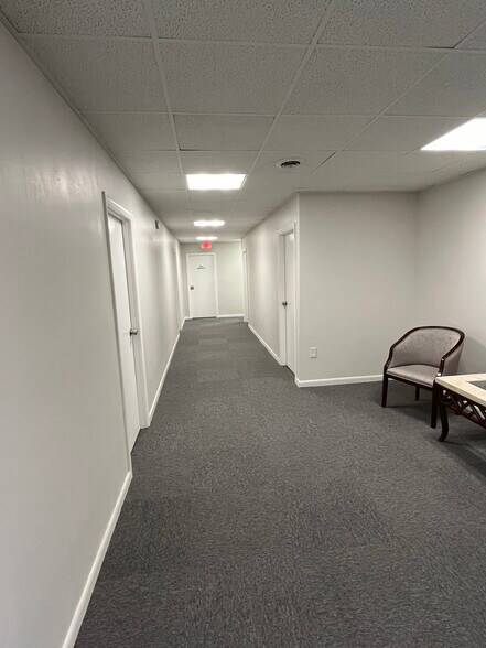 More Photos Of 247 28th St, Newport News Office For Sale