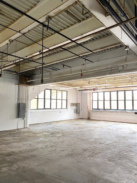 More Photos Of 1425 University Ave, Rochester Manufacturing For Sale