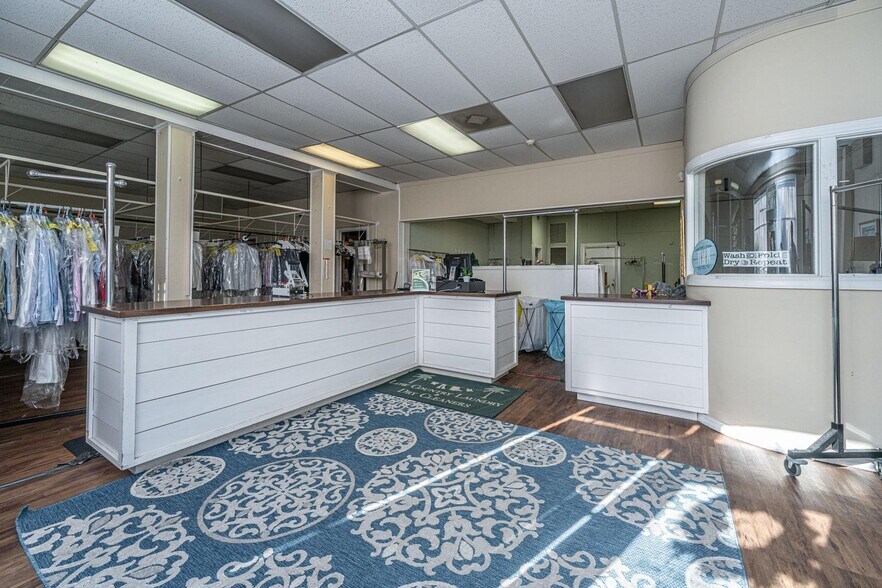 More Photos Of 90 Bull St, Charleston Storefront Retail Residential For Sale