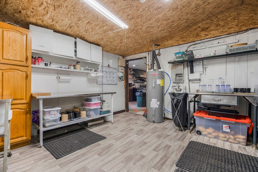 More Photos Of 24200 MO-45, Rushville Flex For Sale