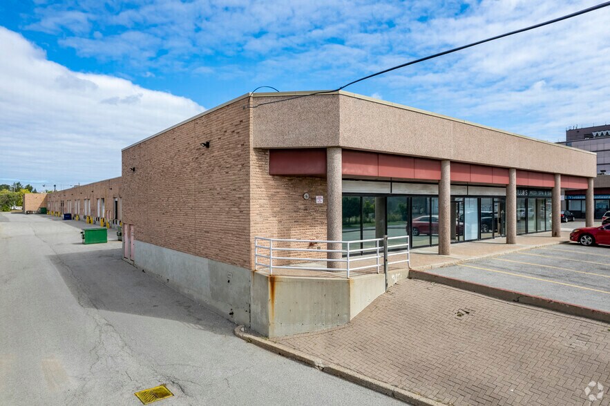 More Photos Of 3220 Dufferin St, Toronto Freestanding For Lease