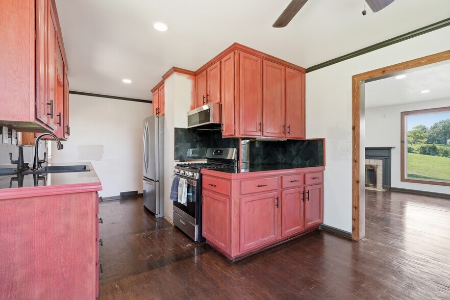 More Photos Of 10907 E 87th St, Raytown Multifamily For Sale