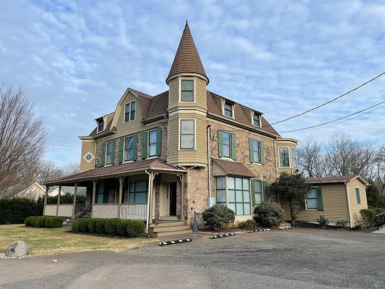Primary Photo Of 524 Plymouth Rd, Gwynedd Valley Office Residential For Sale